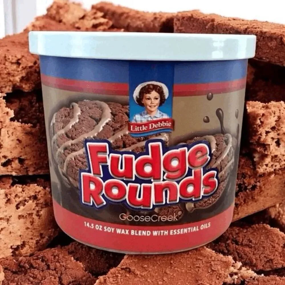 Goose Creek Little Debbie Fudge Rounds 3-wick Candle